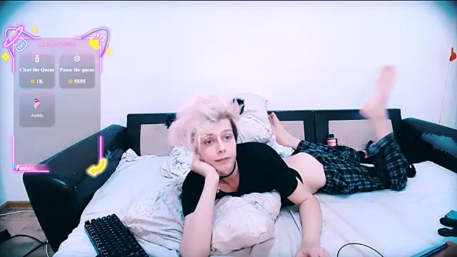 Littlepinkcat live