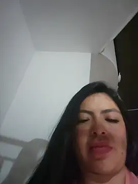 Noa_rousse01 live