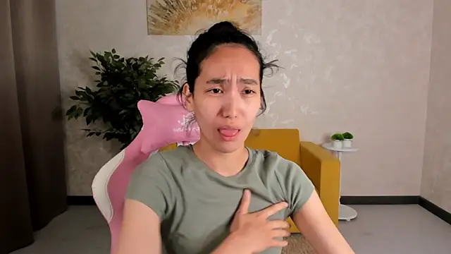 FlirtyAura live
