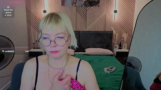 Ann_Annise live