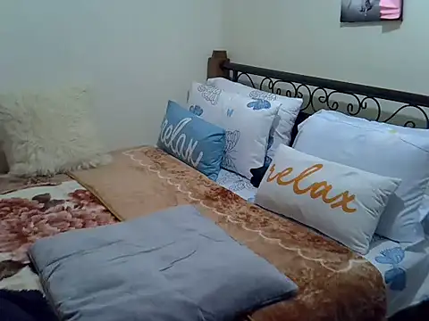 Sweet_Bear live