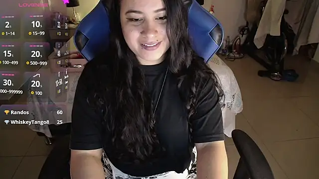 LauraHawkes live