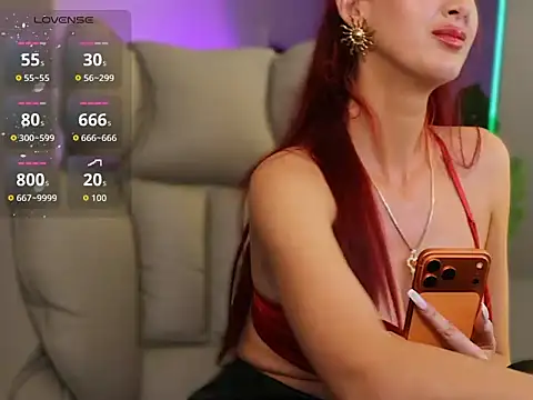Lady_RedAlexa_RA live