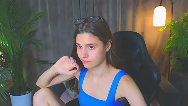 Arianaaallens_ live