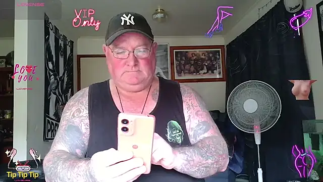 KINKYBLUEYES69 live