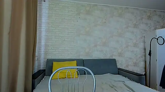 Anika_bloom live