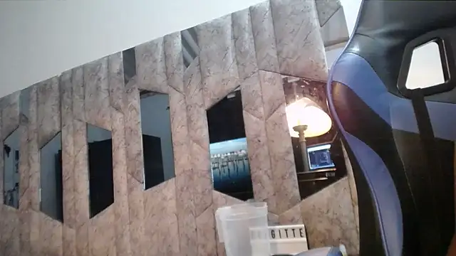 yohatinelly07 live