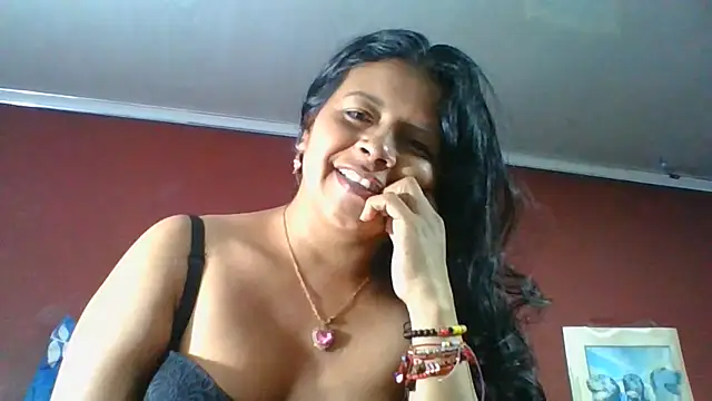 DianaOchoa_ live