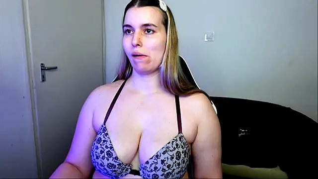 ShyHotNerd live
