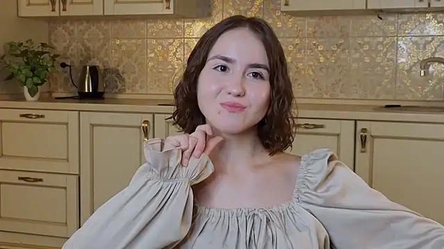 LucreciaLaforrest live