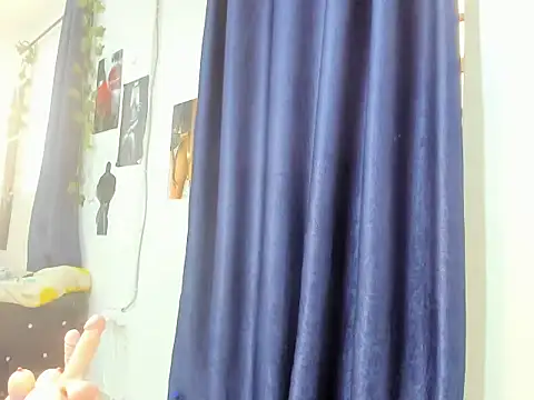 tinydolll live