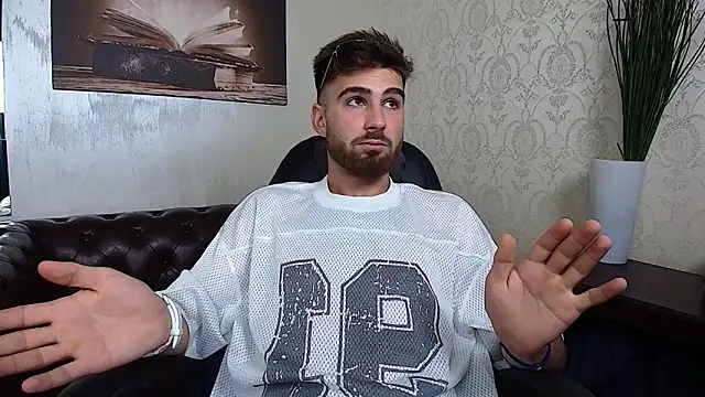 KyloEast live