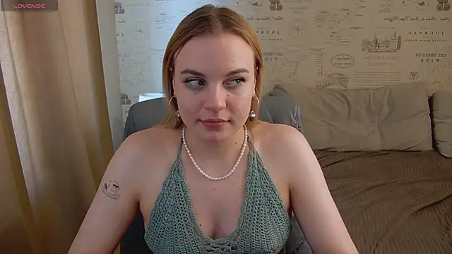 Glow_Margo live