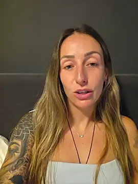 NicoleKaiser live