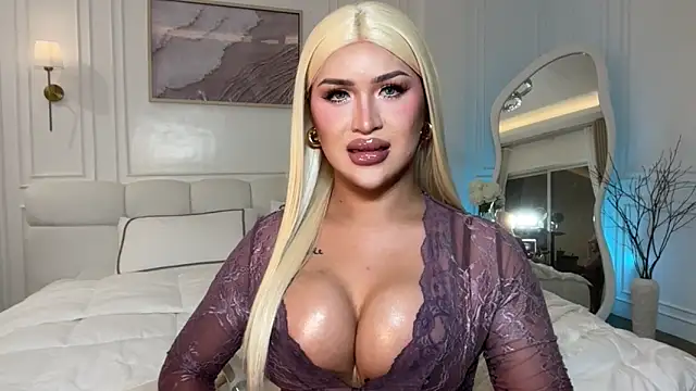 Your_Majesty_Tyra live