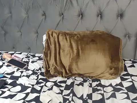 Loyal_Alisha live