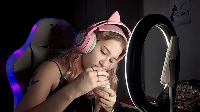 FunnyLila live