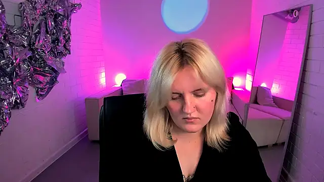 KathyBriggs live