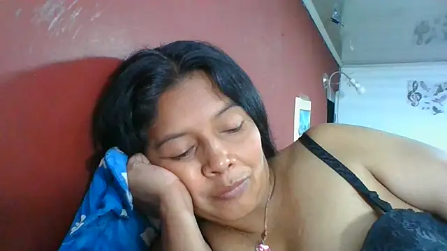 DianaOchoa_ live