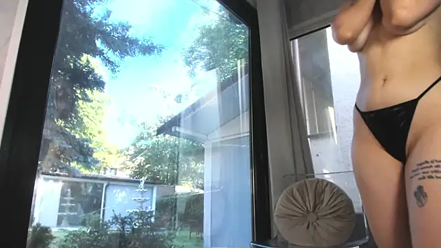 ScarletFlameee live