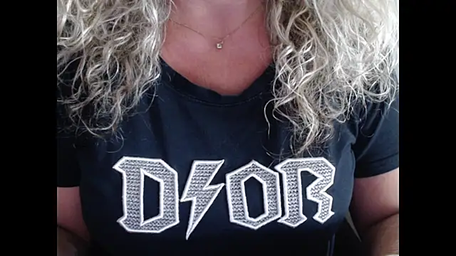 JenniLowen live
