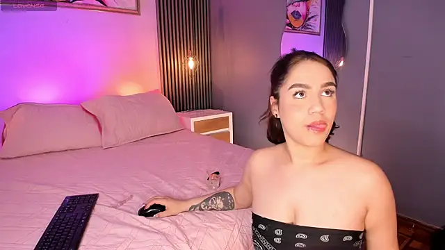 Emily_robertss1 live