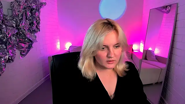 KathyBriggs live
