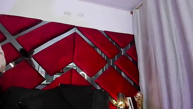 Kendra-Foxxy live
