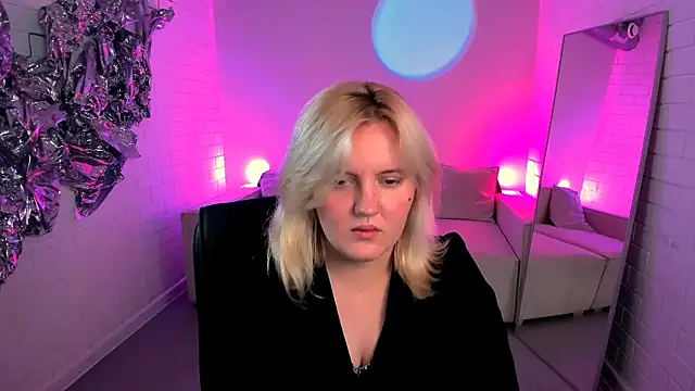 KathyBriggs live