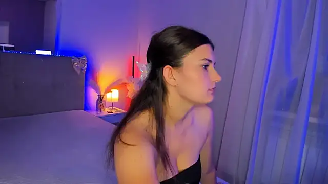 Laura_Leee live