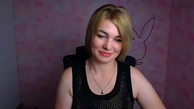 CuttieEmma live