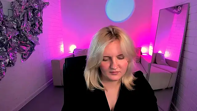 KathyBriggs live