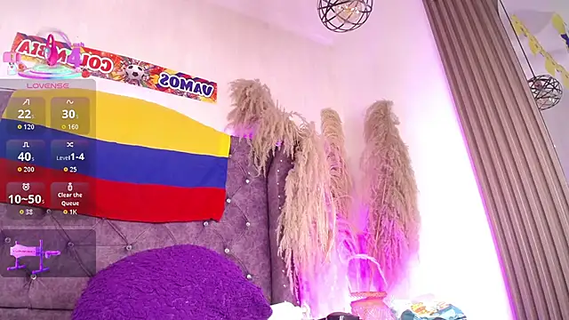 Amara_Davis1 live