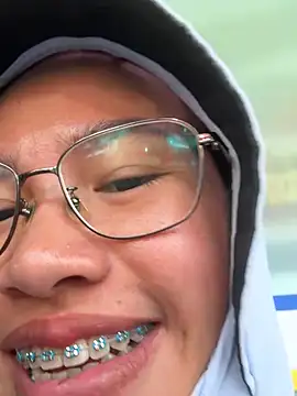 Ponthip live