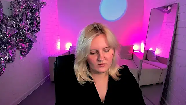 KathyBriggs live
