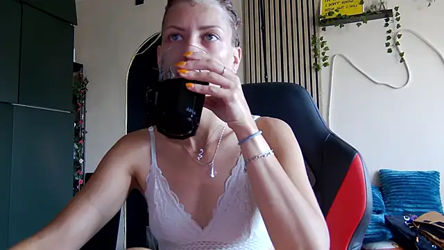 karo123421 live