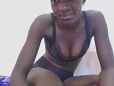 ebonypetite2 live
