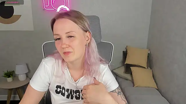 Jooyce_Howward live