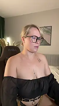 Charming_Daphny live