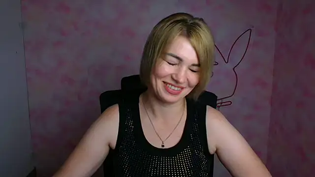 CuttieEmma live