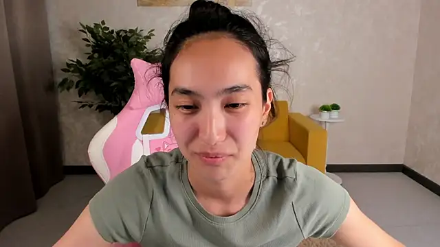FlirtyAura live