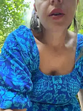 ladywithbigass live