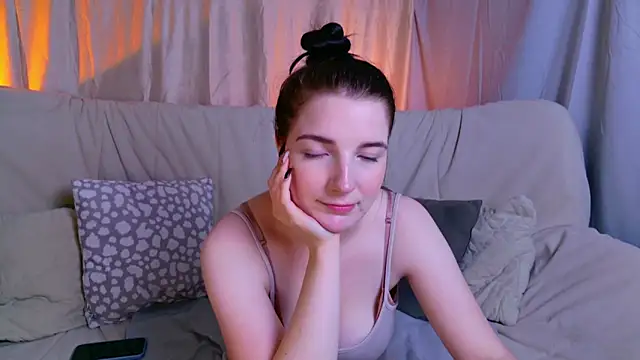 AliceChanel live