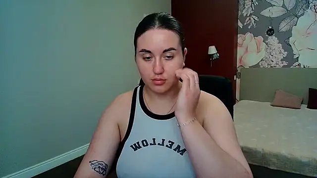 Roxie_Bradley live