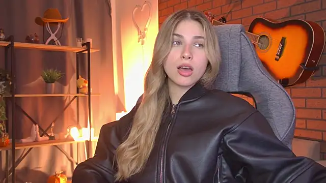 EllieCutes live