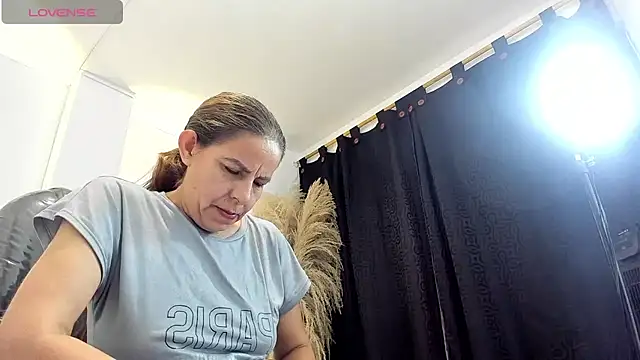 Milf_karlye live