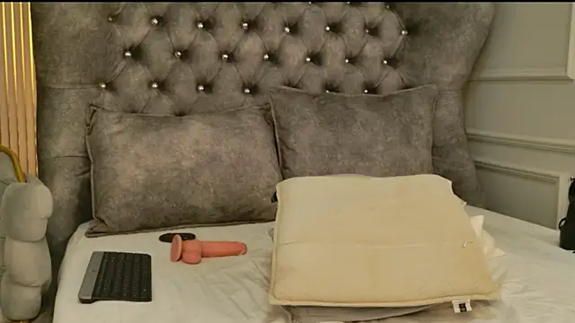 MeganXDesire live