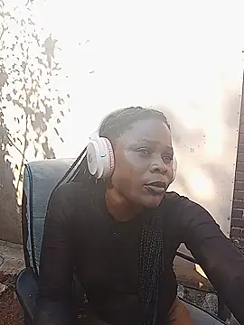 BlondieBitch live
