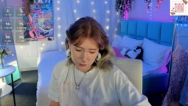 Elira_Vane live