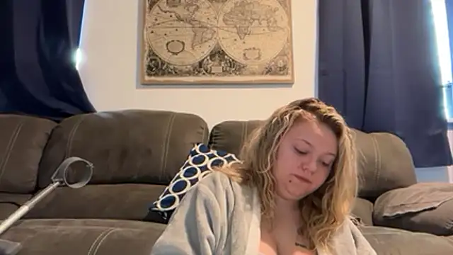 GirlNextDoorAmber live